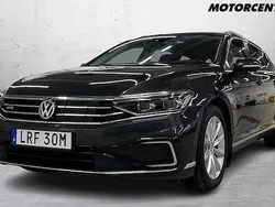 Mörkgrå (grå) Begagnad 2019 VW Passat GTE Kombi | 249 000 kr (Marknadspris)