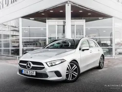 Silver (iridium silver metallic) Begagnad 2020 Mercedes A200 Halvkombi | 259 000 kr (Marknadspris)