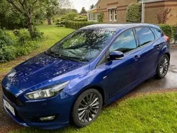 Blå Begagnad 2017 Ford Focus ST-Line Halvkombi | 93 900 kr (Bra pris)
