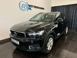Svart Begagnad 2021 Volvo XC40 Momentum SUV | 288 900 kr (Marknadspris)