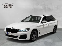 Vit Begagnad 2021 BMW 530e M Sport Kombi | 369 000 kr (Marknadspris)
