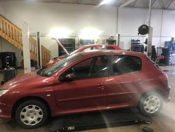 Röd Begagnad 2006 Peugeot 206 Halvkombi | 17 000 kr (Bra pris)