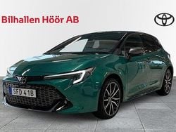 Grön Begagnad 2024 Toyota Corolla Hybrid Sport Halvkombi | 359 900 kr (Dyr)