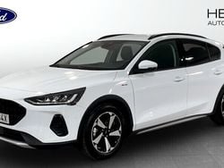 Vit (white) Begagnad 2024 Ford Focus Active Halvkombi | 224 900 kr (Marknadspris)
