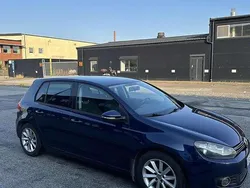 Blå Begagnad 2011 VW Golf VI Halvkombi | 49 500 kr (Marknadspris)