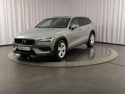 Begagnad 2024 Volvo V60 CC Kombi | 409 900 kr (Marknadspris)