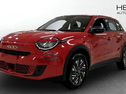 Röd (red) Ny 2024 Fiat 600 Pop Halvkombi | 305 800 kr (Marknadspris)