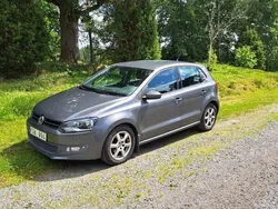 Grå Begagnad 2010 VW Polo Halvkombi | 32 000 kr (Marknadspris)