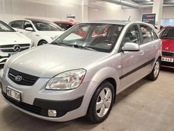 Silver Begagnad 2009 Kia Rio Halvkombi | 44 999 kr (Marknadspris)