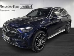 Mörkblå Begagnad 2024 Mercedes GLC300e AMG line SUV | 708 900 kr (Marknadspris)