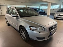 Grå Begagnad 2008 Volvo V50 Kinetic Kombi | 10 000 kr (Superpris)