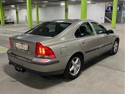 Brun Begagnad 2001 Volvo S60 Sedan | 12 500 kr (Superpris)