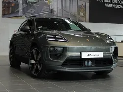 Grön Ny 2025 Porsche Macan SUV | 1 349 400 kr (Marknadspris)