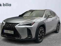 Grå Begagnad 2023 Lexus UX 250h E-FOUR F-Sport SUV | 349 900 kr (Marknadspris)