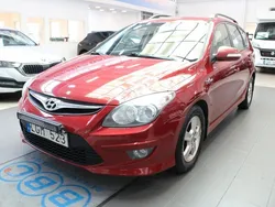 Mörkröd Begagnad 2011 Hyundai i30 Kombi | 34 900 kr (Marknadspris)
