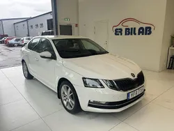 Vit Begagnad 2018 Skoda Octavia Halvkombi | 149 900 kr (Marknadspris)