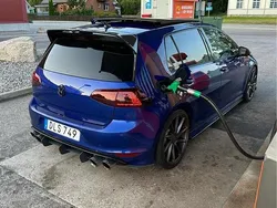Blå Begagnad 2015 VW Golf VII R Halvkombi | 245 000 kr (Marknadspris)