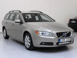 Ljusbrun Begagnad 2011 Volvo V70 Momentum Kombi | 69 900 kr (Bra pris)