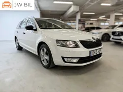 Vit Begagnad 2015 Skoda Octavia Kombi | 63 900 kr (Dyr)