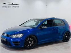 Mörkblå (blå) Begagnad 2016 VW Golf VII R Halvkombi | 229 900 kr (Marknadspris)