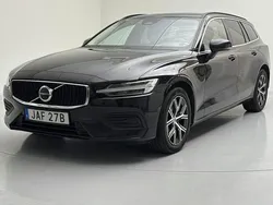 Svart Begagnad 2023 Volvo V60 Core Kombi | 279 000 kr (Marknadspris)