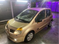 Brun Begagnad 2006 Renault Modus Minibuss | 14 500 kr (Marknadspris)