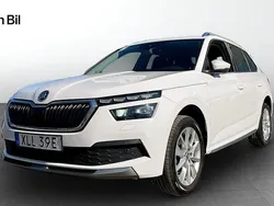 Vit Begagnad 2022 Skoda Kamiq Adventure SUV | 199 900 kr (Marknadspris)