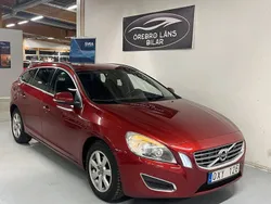 Röd Begagnad 2011 Volvo V60 Momentum Kombi | 69 900 kr (Marknadspris)