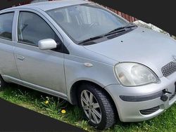 Silver Begagnad 2003 Toyota Yaris Halvkombi | 21 500 kr (Marknadspris)