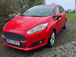 Röd Begagnad 2015 Ford Fiesta Halvkombi | 60 000 kr (Bra pris)