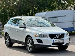 Vit Begagnad 2013 Volvo XC60 Momentum SUV | 99 000 kr (Marknadspris)