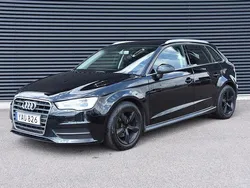 Svart Begagnad 2015 Audi A3 Sportback Attraction Halvkombi | 99 900 kr (Marknadspris)