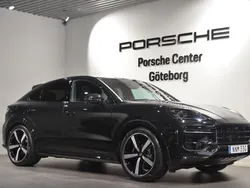 Svart (black) Begagnad 2025 Porsche Cayenne S E-Hybrid SUV | 1 499 000 kr (Bra pris)