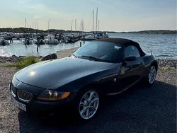 Svart Begagnad 2003 BMW Z4 Cab | 129 000 kr (Marknadspris)