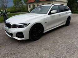 Vit Begagnad 2022 BMW 330e M Sport Kombi | 299 900 kr (Bra pris)