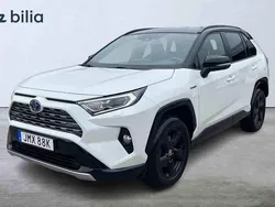 Vit Begagnad 2020 Toyota RAV4 Hybrid Style SUV | 359 900 kr (Lite dyr)