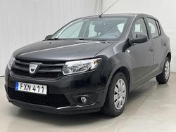 Svart Begagnad 2015 Dacia Sandero | 52 000 kr (Marknadspris)