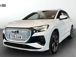 Vit (glaciärvit metallic) Begagnad 2024 Audi Q4 e-tron Advanced Plus SUV | 649 000 kr