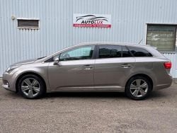 Brun Begagnad 2015 Toyota Avensis Multidrive S Kombi | 108 900 kr (Superpris)