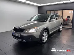 Ljusbrun (brun) Begagnad 2011 Skoda Octavia Scout Kombi | 69 900 kr (Superpris)