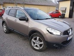 Ljusbrun Begagnad 2010 Nissan Qashqai +2 SUV | 69 900 kr (Marknadspris)