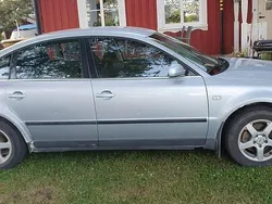 Blå Begagnad 2004 VW Passat Trendline Sedan | 8 000 kr (Marknadspris)