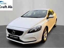 Vit Begagnad 2017 Volvo V40 Kinetic Kombi | 129 990 kr (Marknadspris)