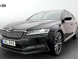 Svart (black magic pärleffekt me) Begagnad 2023 Skoda Superb Business Line Kombi | 389 900 kr (Lite dyr)