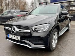 Svart Begagnad 2021 Mercedes GLC300e AMG SUV | 449 000 kr (Marknadspris)