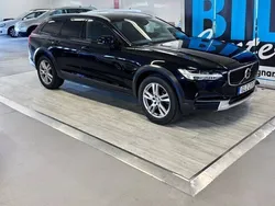 Svart Begagnad 2019 Volvo V90 CC Momentum Kombi | 248 000 kr (Bra pris)