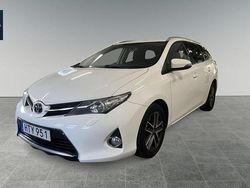 Vit Begagnad 2015 Toyota Auris Touring Sports Kombi | 122 900 kr (Marknadspris)