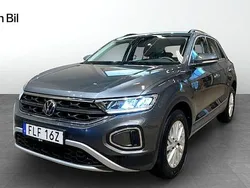 Mörkgrå Begagnad 2022 VW T-Roc Life SUV | 199 900 kr (Marknadspris)