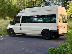 Matt Begagnad 2005 Ford Transit Kombi | 195 000 kr