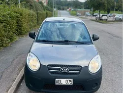 Grå Begagnad 2009 Kia Picanto 4 Halvkombi | 35 000 kr (Marknadspris)